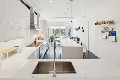 $1,700,000 | 2629 West Superior Street, Chicago, IL 60612