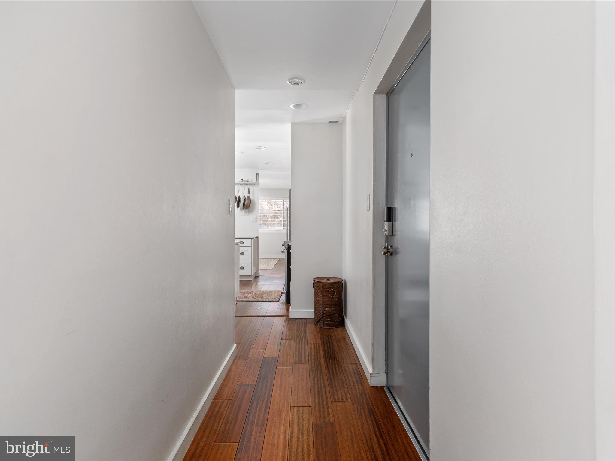 5101 8th Road South, Unit 101 Arlington, VA 22204 - Photo 3 of 46 2E6A6174_5101 8th Rd S _101 - Faraz Behvandi - Abs