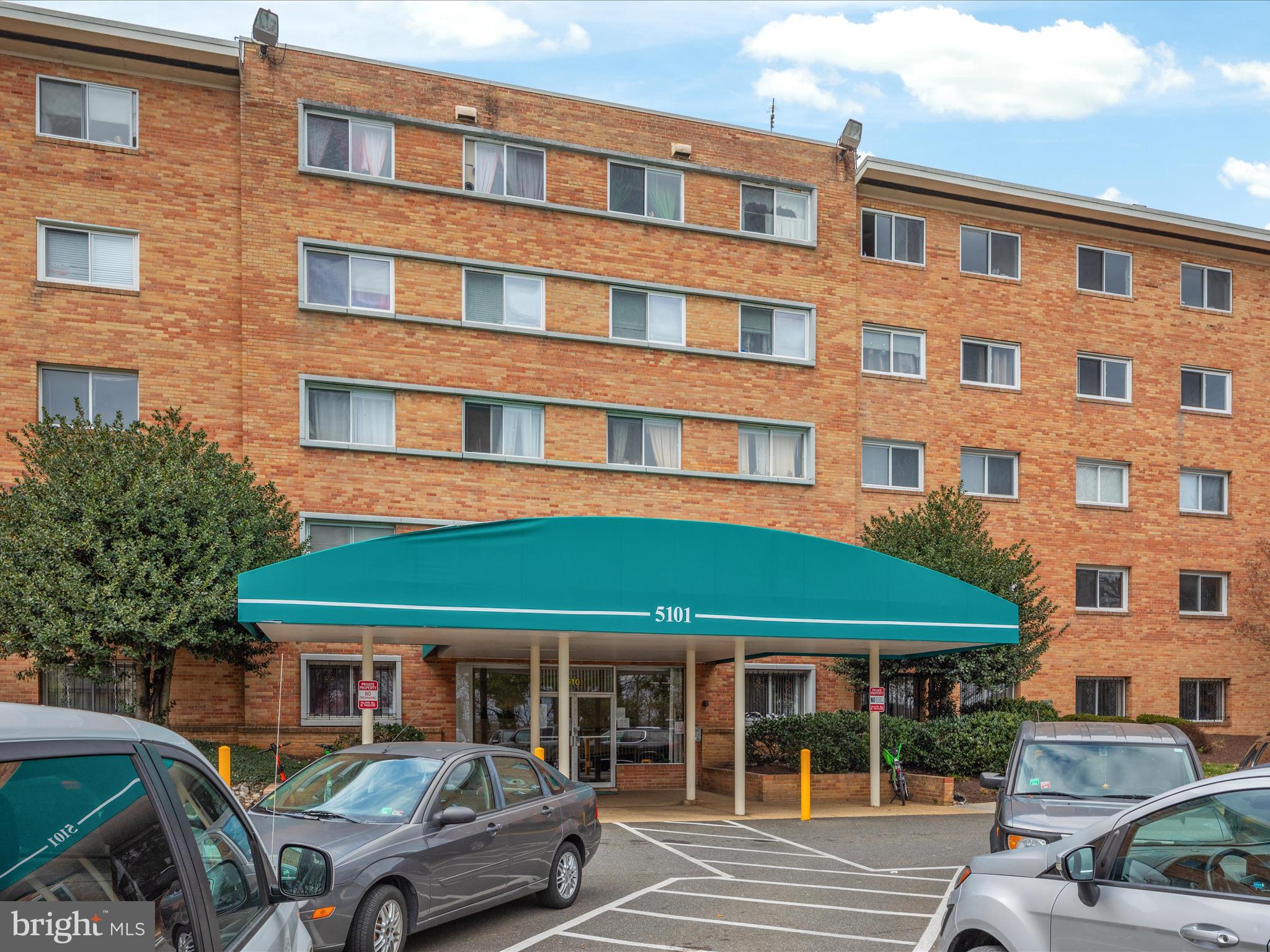 5101 8th Road South, Unit 101 Arlington, VA 22204 - Photo 36 of 46 2E6A6245_5101 8th Rd S _101 - Faraz Behvandi - Abs