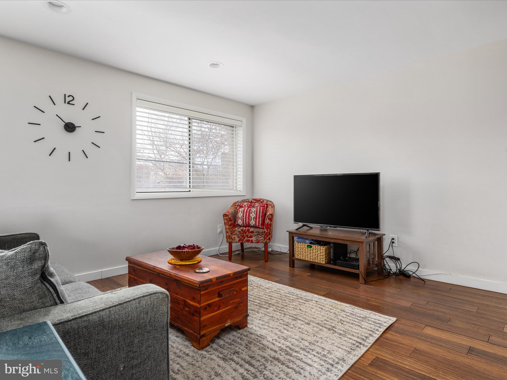 5101 8th Road South, Unit 101 Arlington, VA 22204 - Photo 9 of 46 2E6A6145_5101 8th Rd S _101 - Faraz Behvandi - Abs