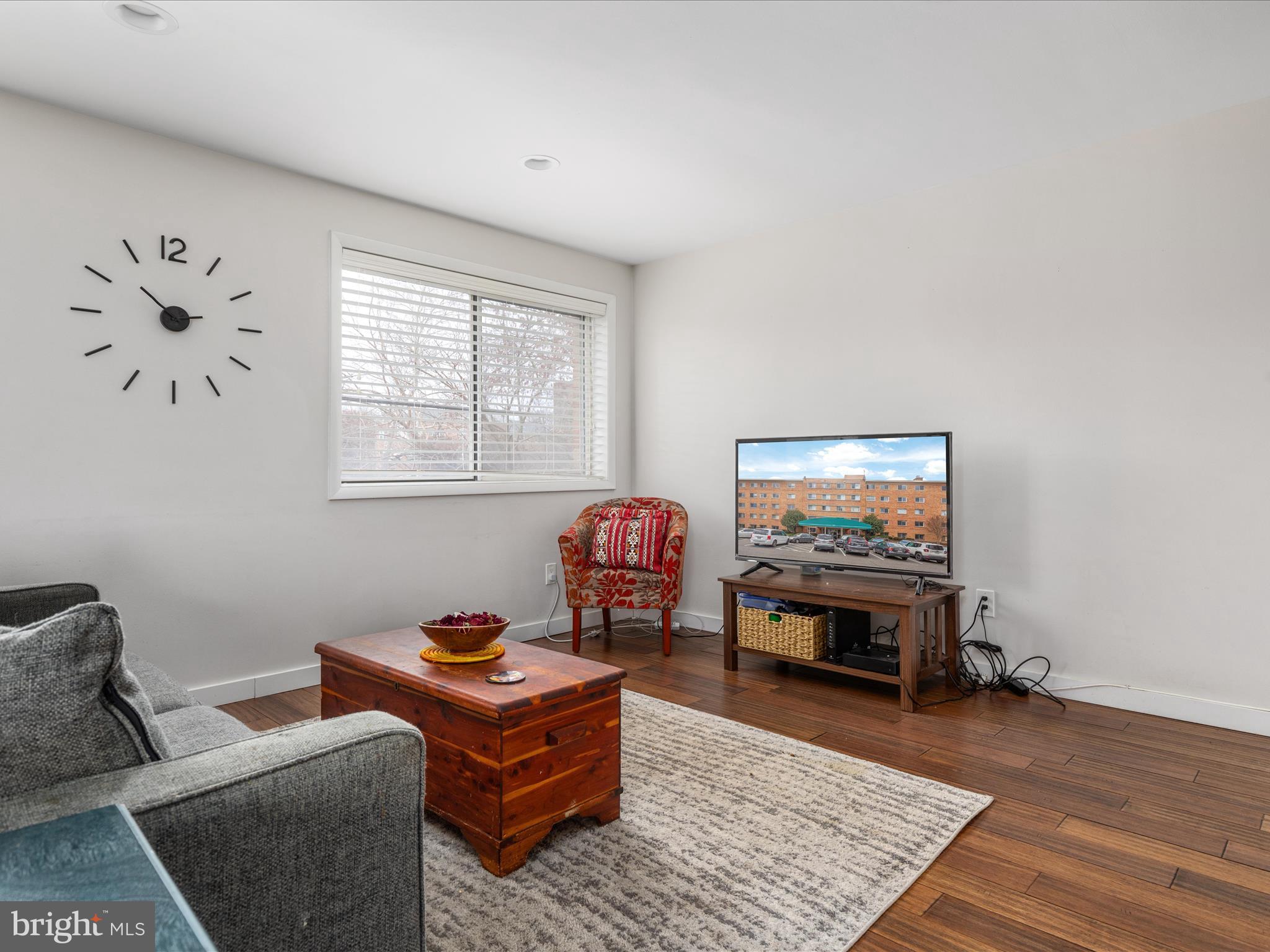 5101 8th Road South, Unit 101 Arlington, VA 22204 - Photo 10 of 46 2E6A6145_5101 8th Rd S _101 - Faraz Behvandi - Abs