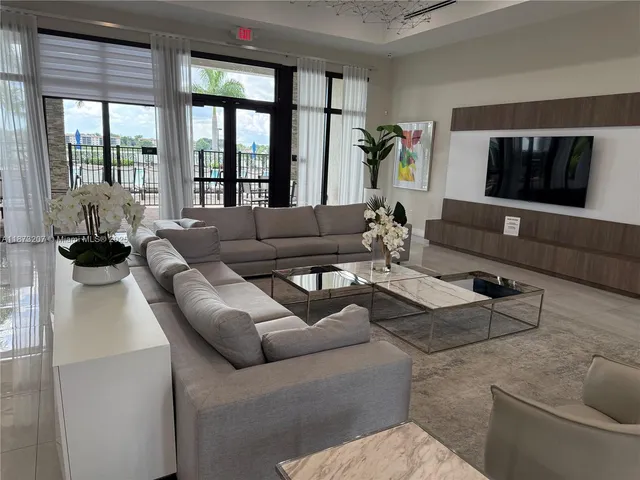 a view of outdoor space yard and porch