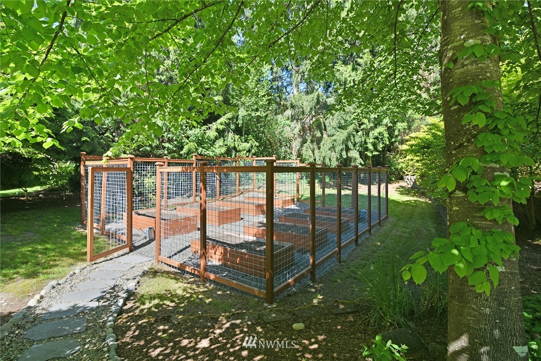 6410 Haley Loop Road Northeast Bainbridge Island, WA 98110 - Photo 3 of 39