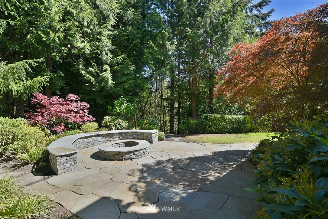 6410 Haley Loop Road Northeast Bainbridge Island, WA 98110 - Photo 5 of 39