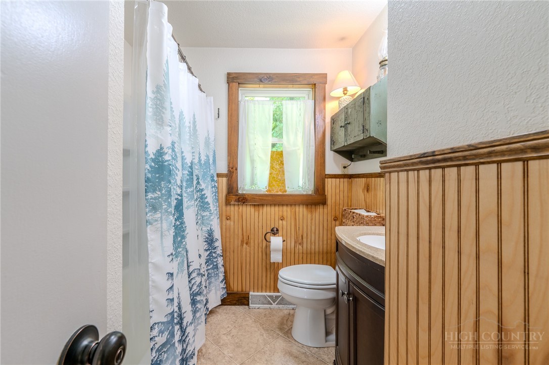 84 English Road Spruce Pine, NC 28777 - Photo 13 of 23