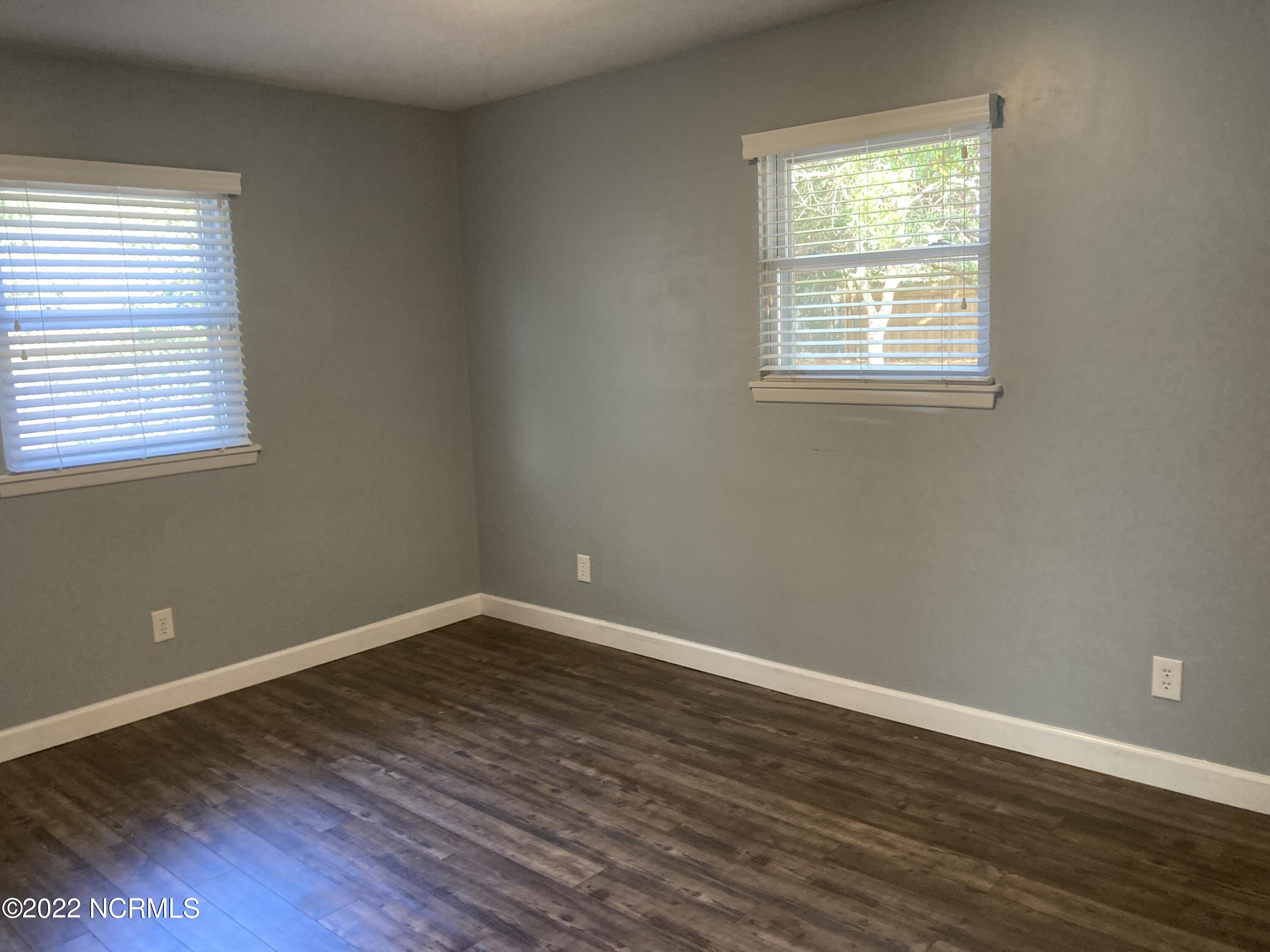 306 Burbank Road Wilmington, NC 28412 - Photo 11 of 23 IMG_2973