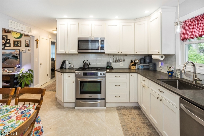 30 Hunterdon Road West Orange, NJ 07052 - Photo 11 of 28