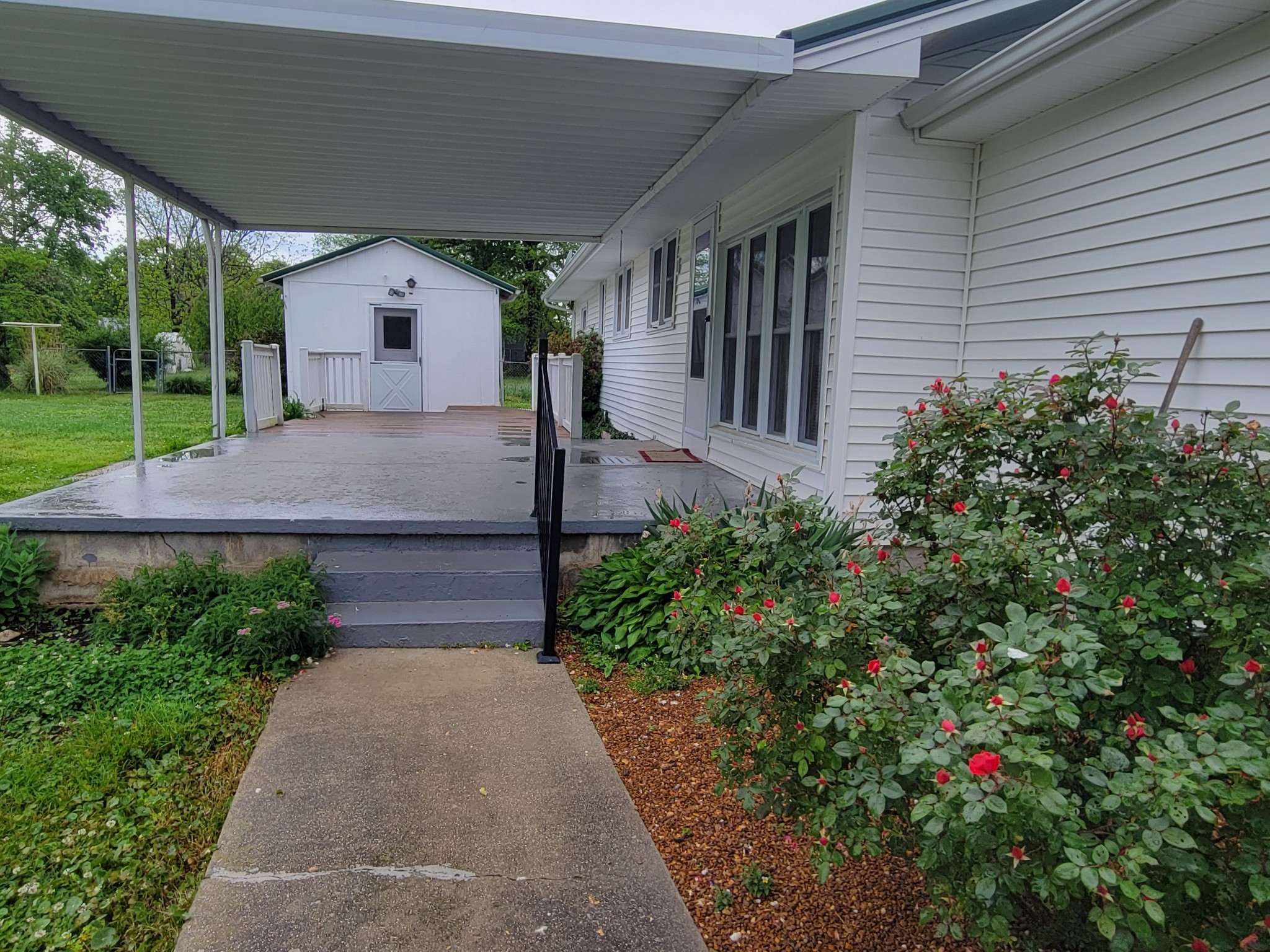 132 Gruett Road Manchester, TN 37355 - Photo 20 of 36 a front view of house with yard