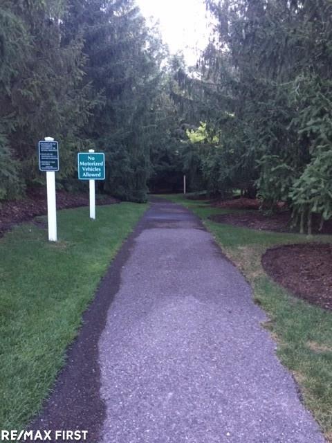 21735 River Ridge Trail Farmington Hills, MI 48335 - Photo 17 of 19