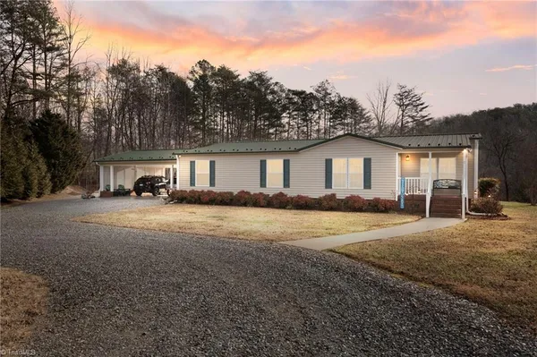 $475,000 | 1721 Camp Dogwood Road, Pinnacle, NC 27043