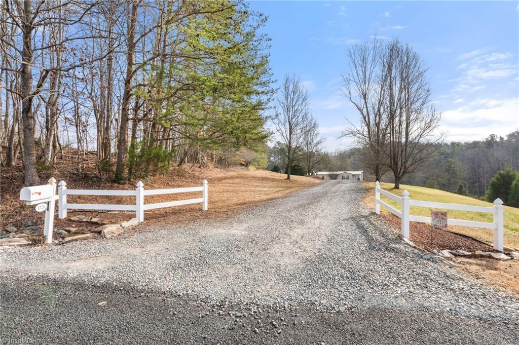 1721 Camp Dogwood Road Pinnacle, NC 27043 - Photo 5 of 50