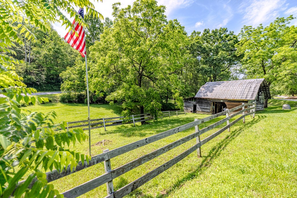 205 Laurel Branch Road Hayesville, NC 28904 - Photo 21 of 31 Gallery Image 21