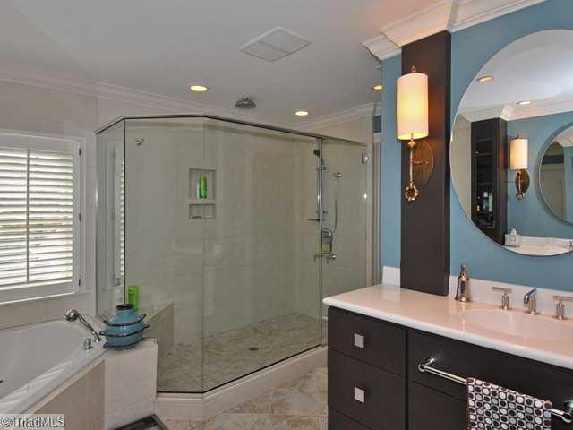 2710 Bitting Road Winston-Salem, NC 27104 - Photo 10 of 16 Master Bath/Spa.
