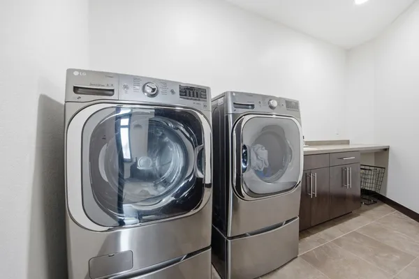 $1,750,000 | 7620 Adelman Drive, Horace, ND 58047