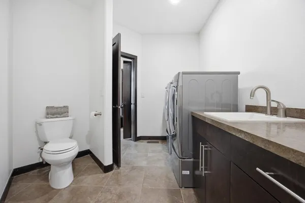 $1,750,000 | 7620 Adelman Drive, Horace, ND 58047