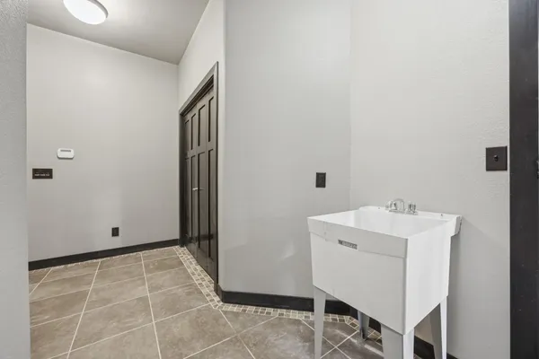 $1,750,000 | 7620 Adelman Drive, Horace, ND 58047