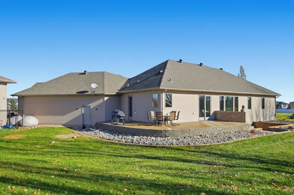 $1,750,000 | 7620 Adelman Drive, Horace, ND 58047