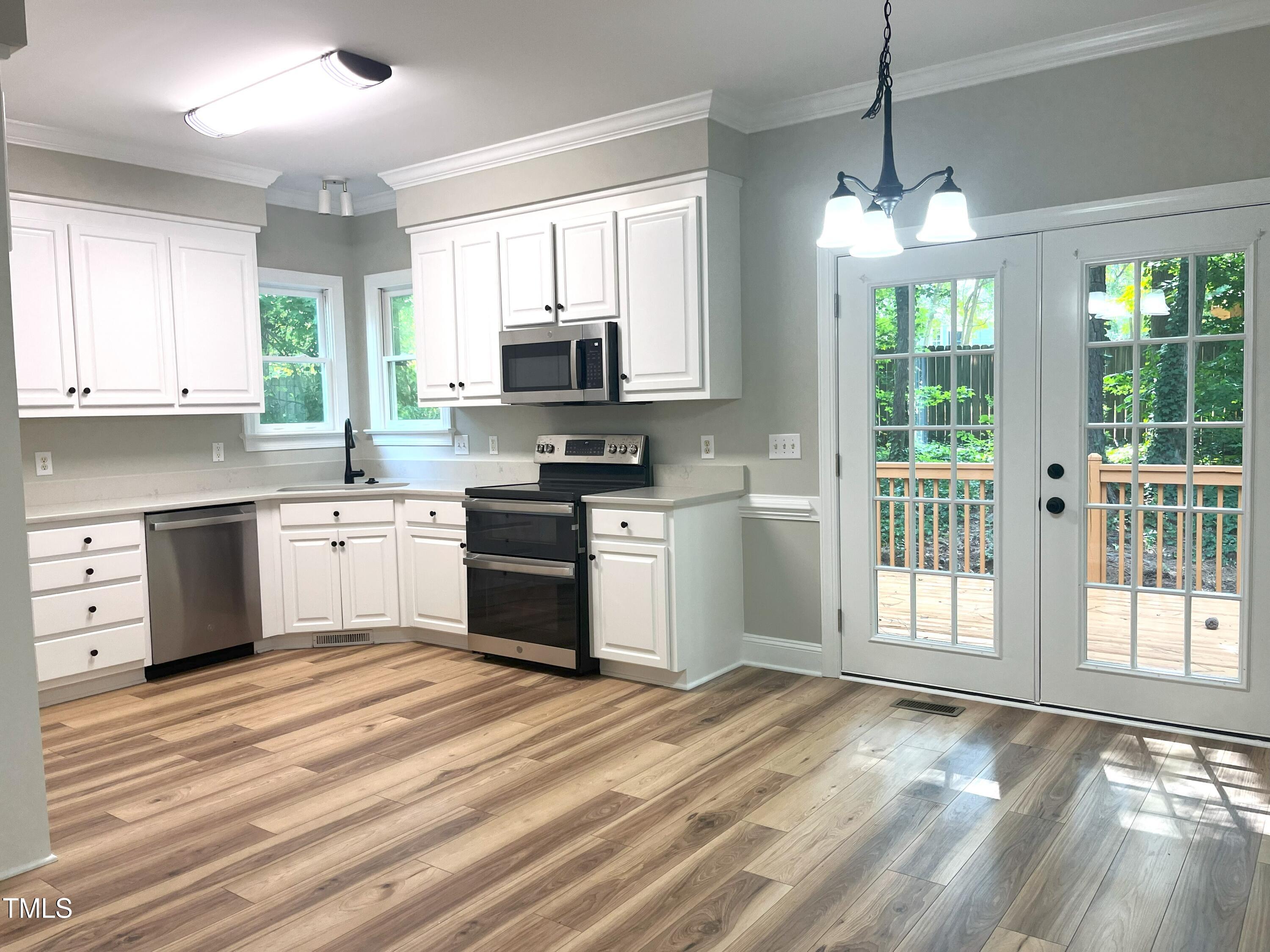 8100 Laurel Mountain Road Raleigh, NC 27613 - Photo 12 of 48 kitchen and brkfst