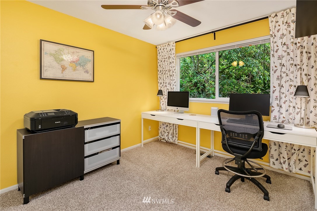 5530 140th Street Southwest Edmonds, WA 98026 - Photo 14 of 21 Gallery Image 14