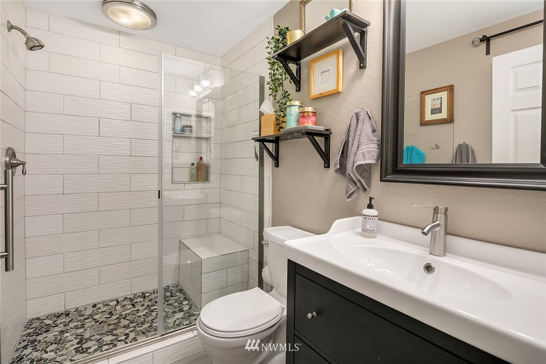 5530 140th Street Southwest Edmonds, WA 98026 - Photo 16 of 21 Gallery Image 16