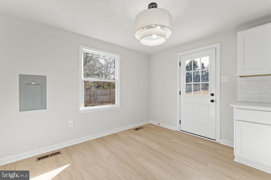 8437 Pamunkey Road Spotsylvania, VA 22551 - Photo 3 of 31