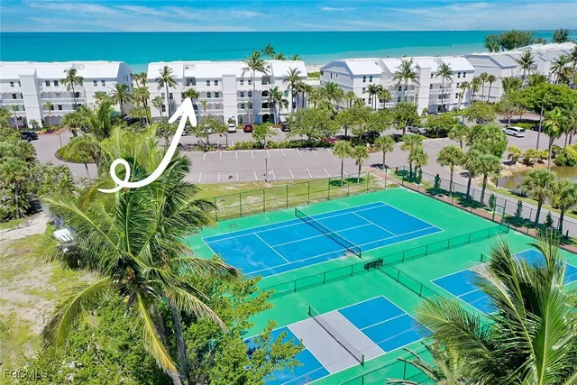 a view of a tennis court