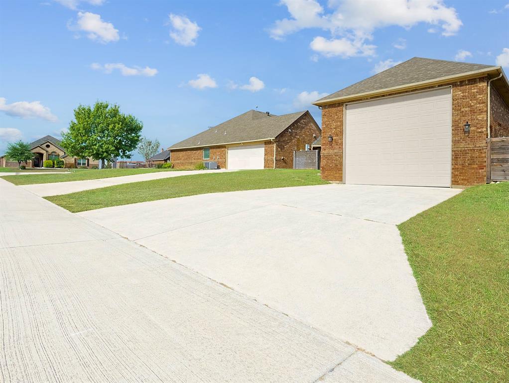 209 Clear Fork Trail Rhome, TX 76078 - Photo 3 of 26
