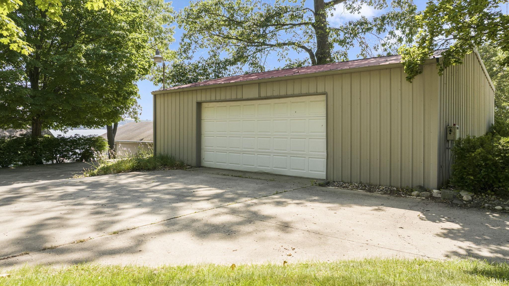 2405 West Sycamore Beach Road Angola, IN 46703 - Photo 31 of 36