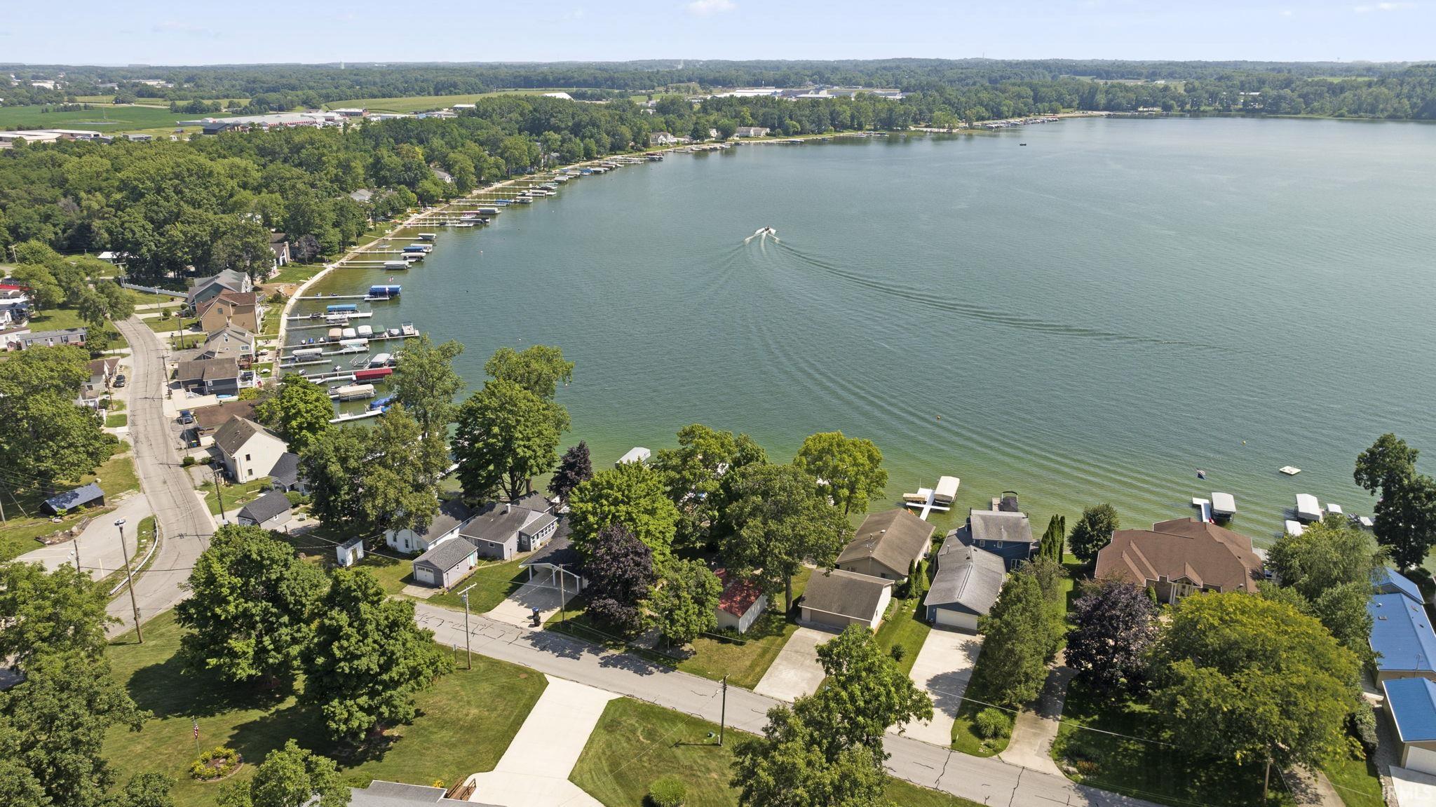 2405 West Sycamore Beach Road Angola, IN 46703 - Photo 6 of 36