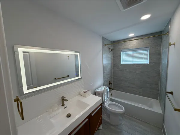 $2,250 | 2218 Round Lake Drive, Houston, TX 77077