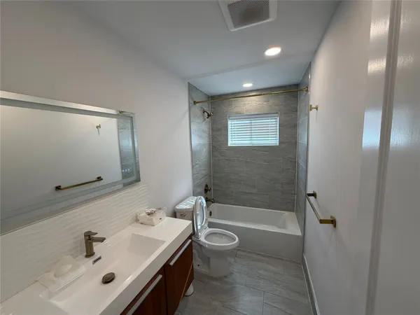 $2,250 | 2218 Round Lake Drive, Houston, TX 77077