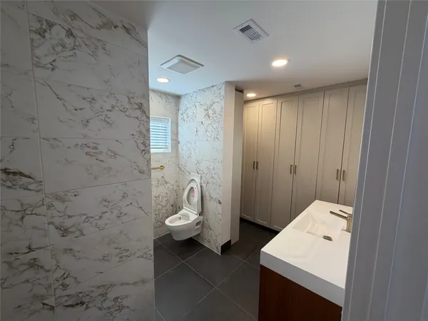 $2,250 | 2218 Round Lake Drive, Houston, TX 77077