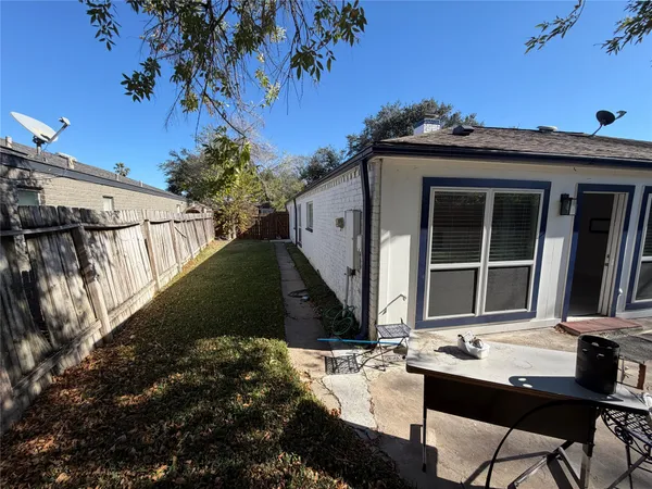 $2,250 | 2218 Round Lake Drive, Houston, TX 77077