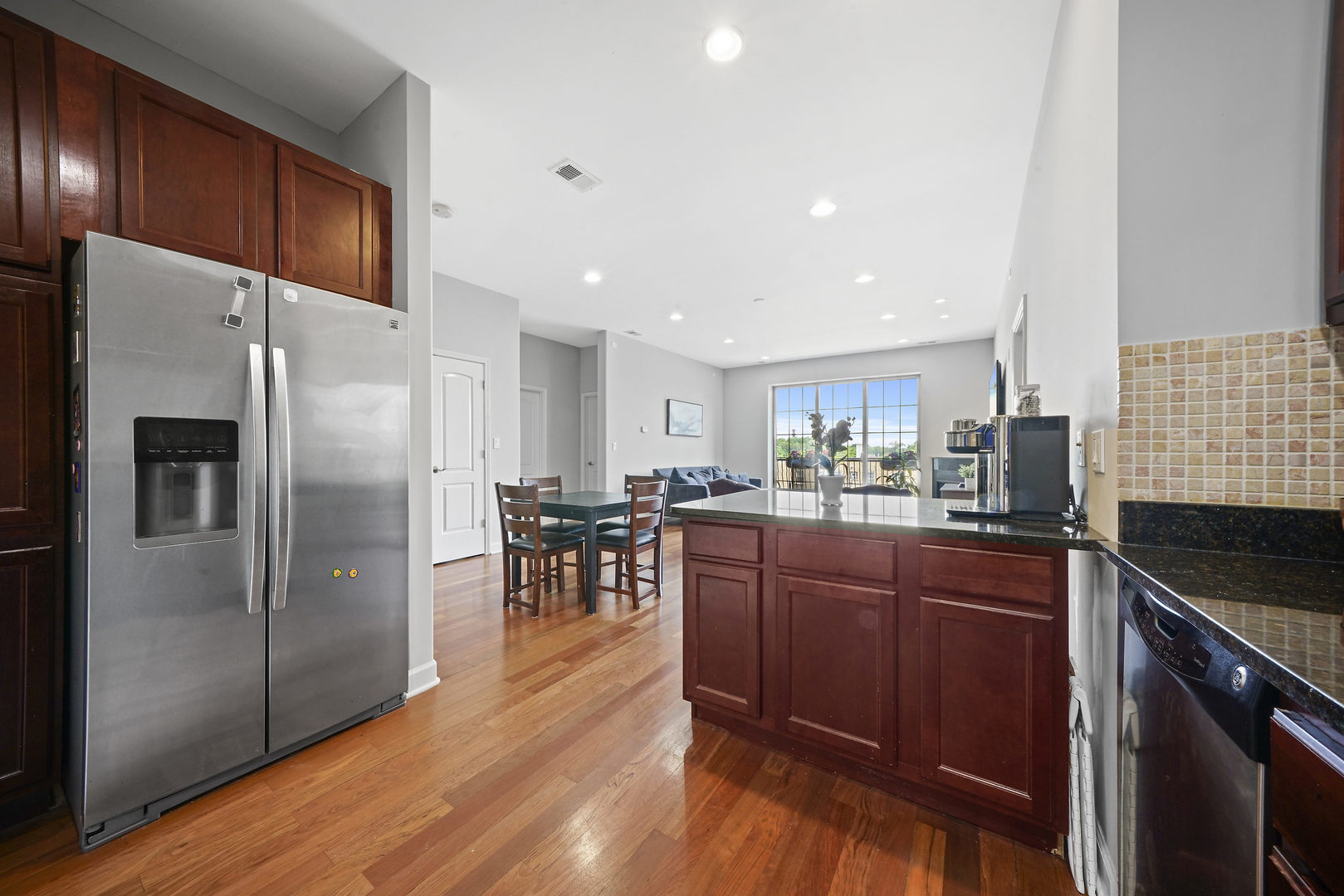 2900 West Irving Park Road, Unit 205 Chicago, IL 60618 - Photo 16 of 39