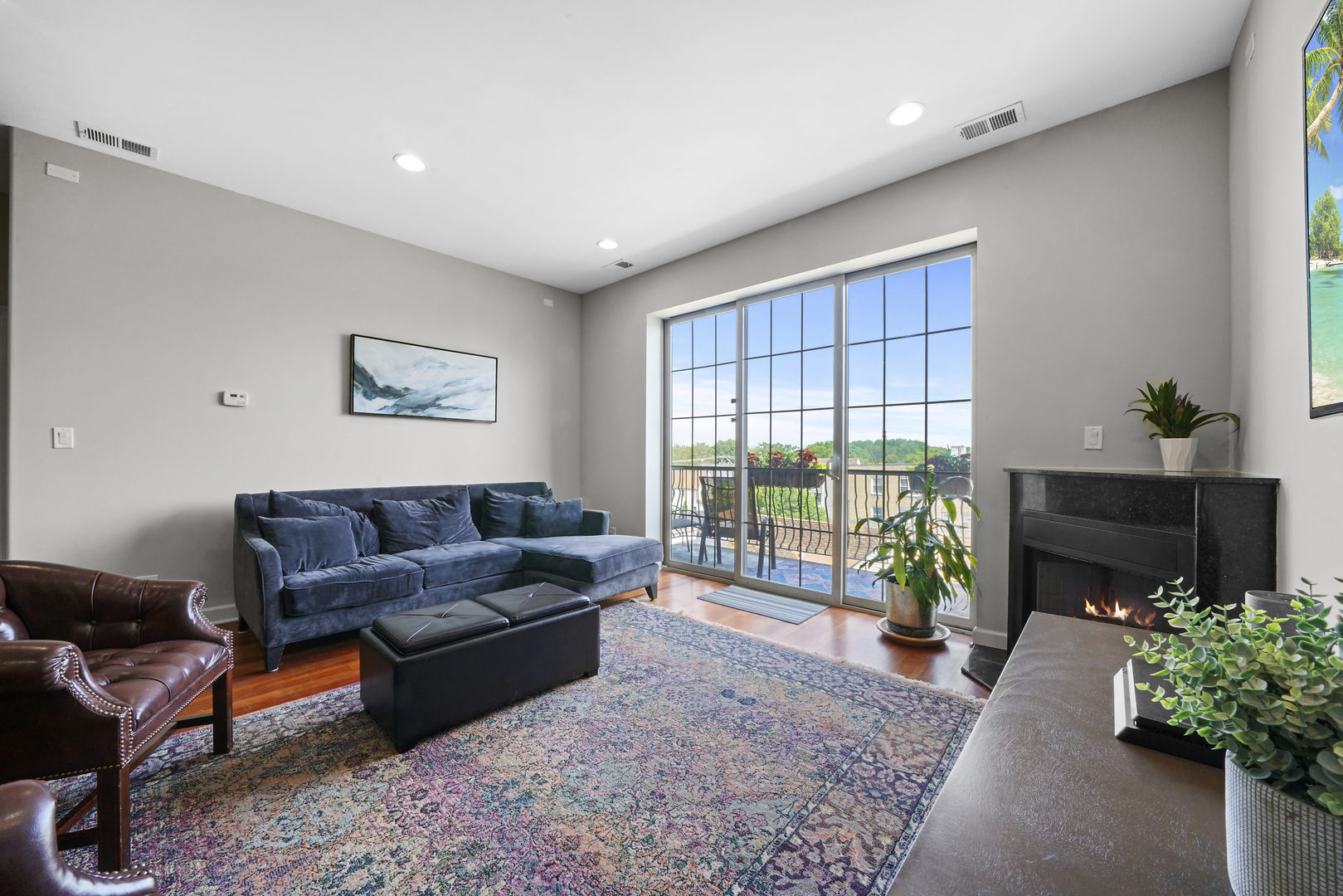 2900 West Irving Park Road, Unit 205 Chicago, IL 60618 - Photo 4 of 39