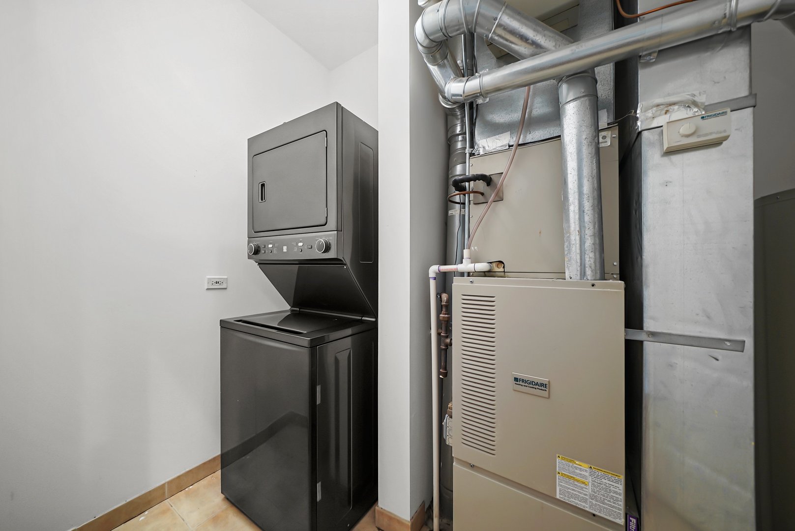 2900 West Irving Park Road, Unit 205 Chicago, IL 60618 - Photo 31 of 39