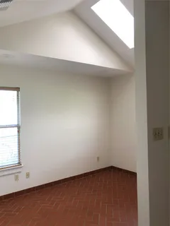 $1,400 | 1601 West Lane, Unit B, Austin, TX 78732