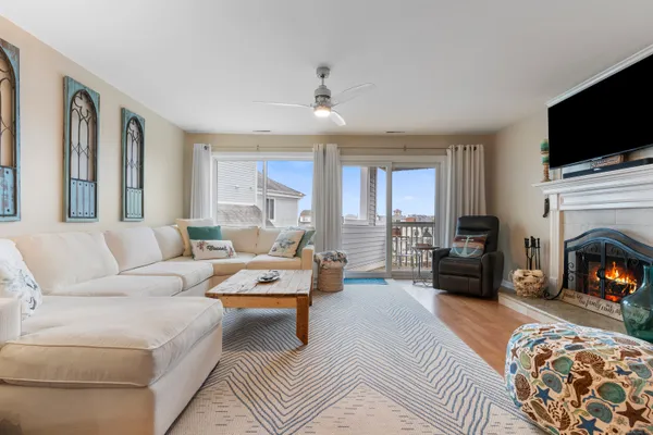 $399,000 | 1 Mansfield Grove Road, Unit 205, East Haven, CT 06512