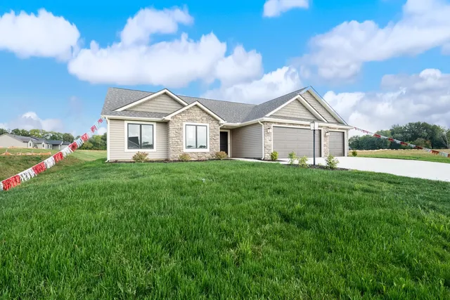 $349,900 | 145 Longrifle Road, Warsaw, IN 46580