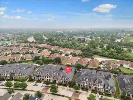 $479,000 | 530 Imperial Boulevard, Sugar Land, TX 77498