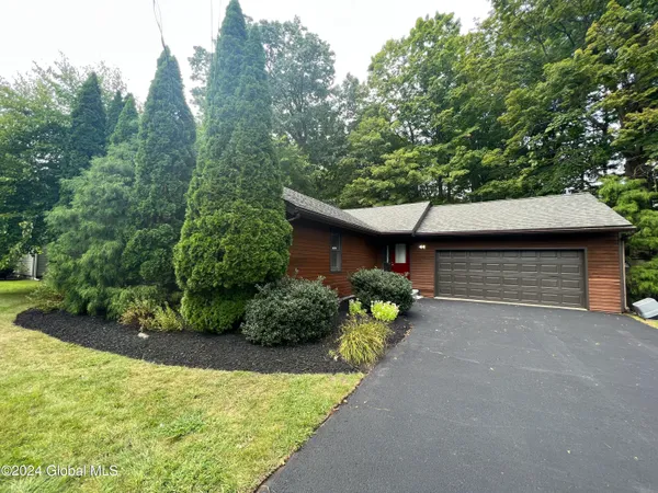 $3,700 | 161 Excelsior Avenue, Saratoga Springs, NY 12866