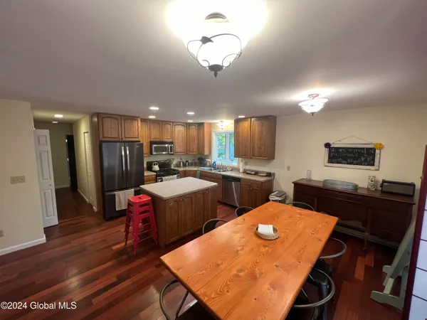 $3,700 | 161 Excelsior Avenue, Saratoga Springs, NY 12866