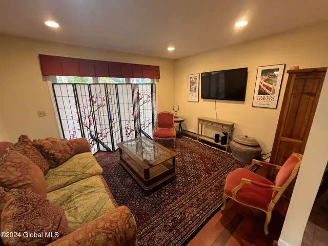 $3,500 | 161 Excelsior Avenue, Saratoga Springs, NY 12866