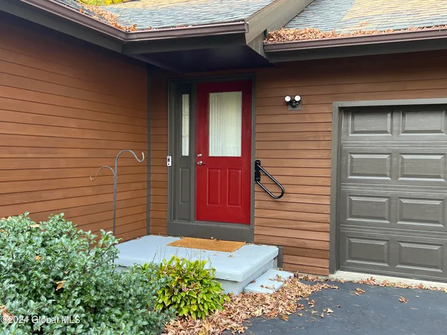 $3,500 | 161 Excelsior Avenue, Saratoga Springs, NY 12866