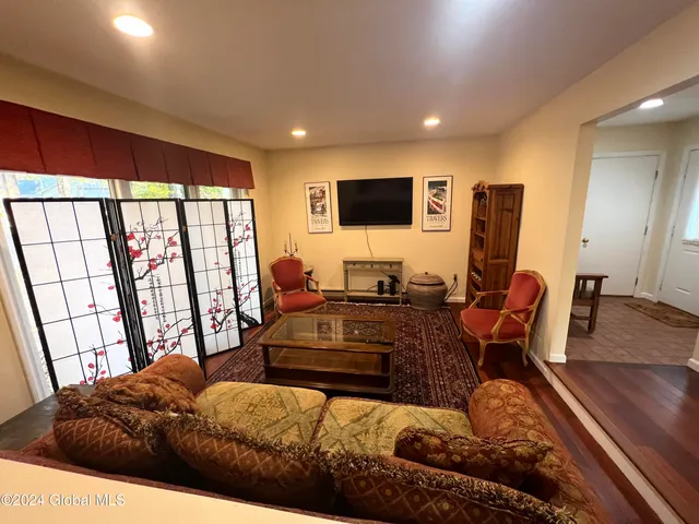 $3,500 | 161 Excelsior Avenue, Saratoga Springs, NY 12866