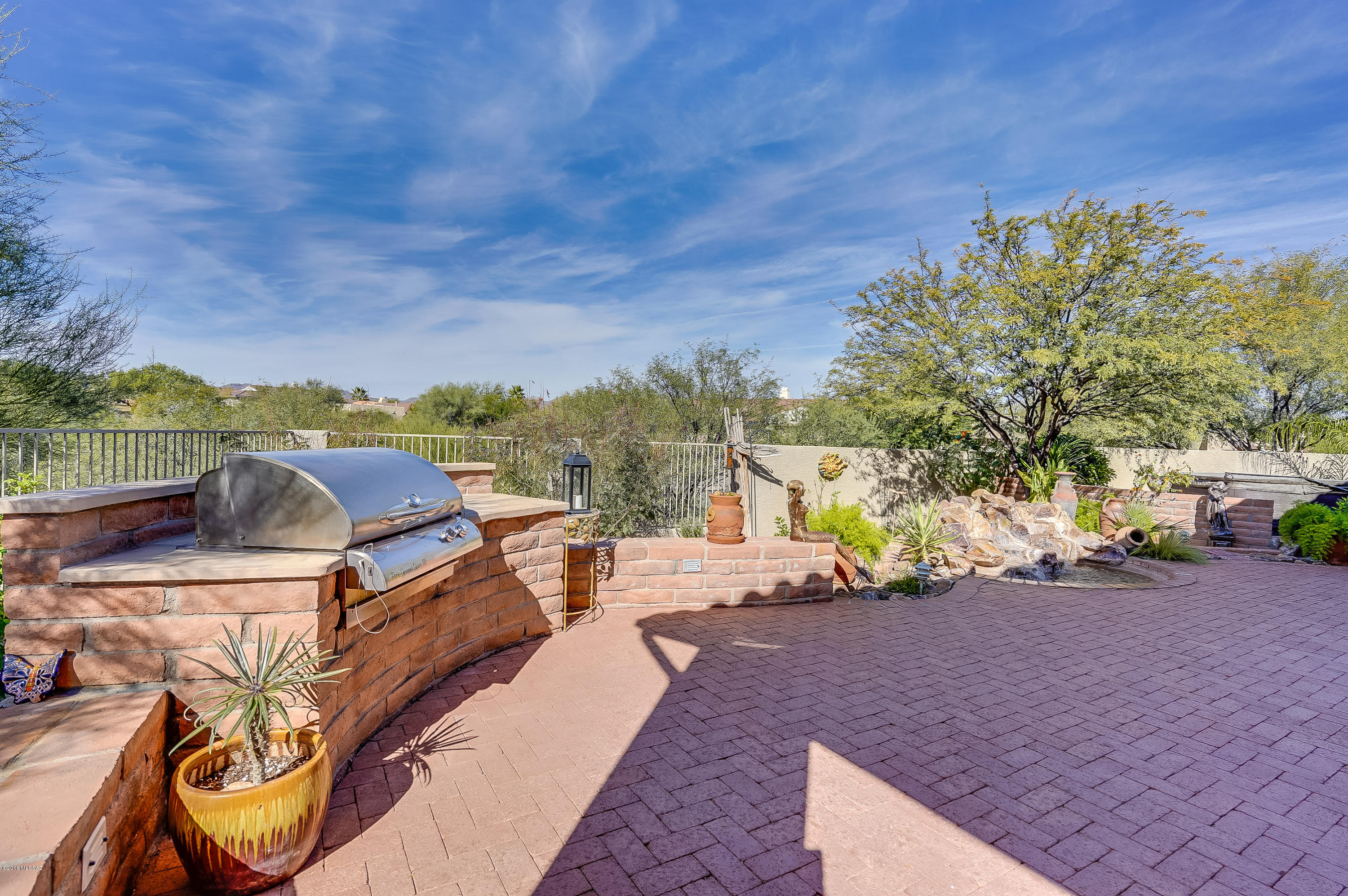 12735 North Piping Rock Road Oro Valley, AZ 85755 - Photo 4 of 35