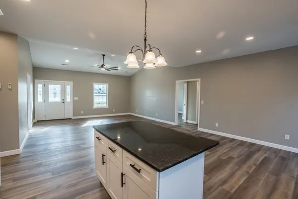 $289,900 | 7195 Old Madisonville Road, Hopkinsville, KY 42240