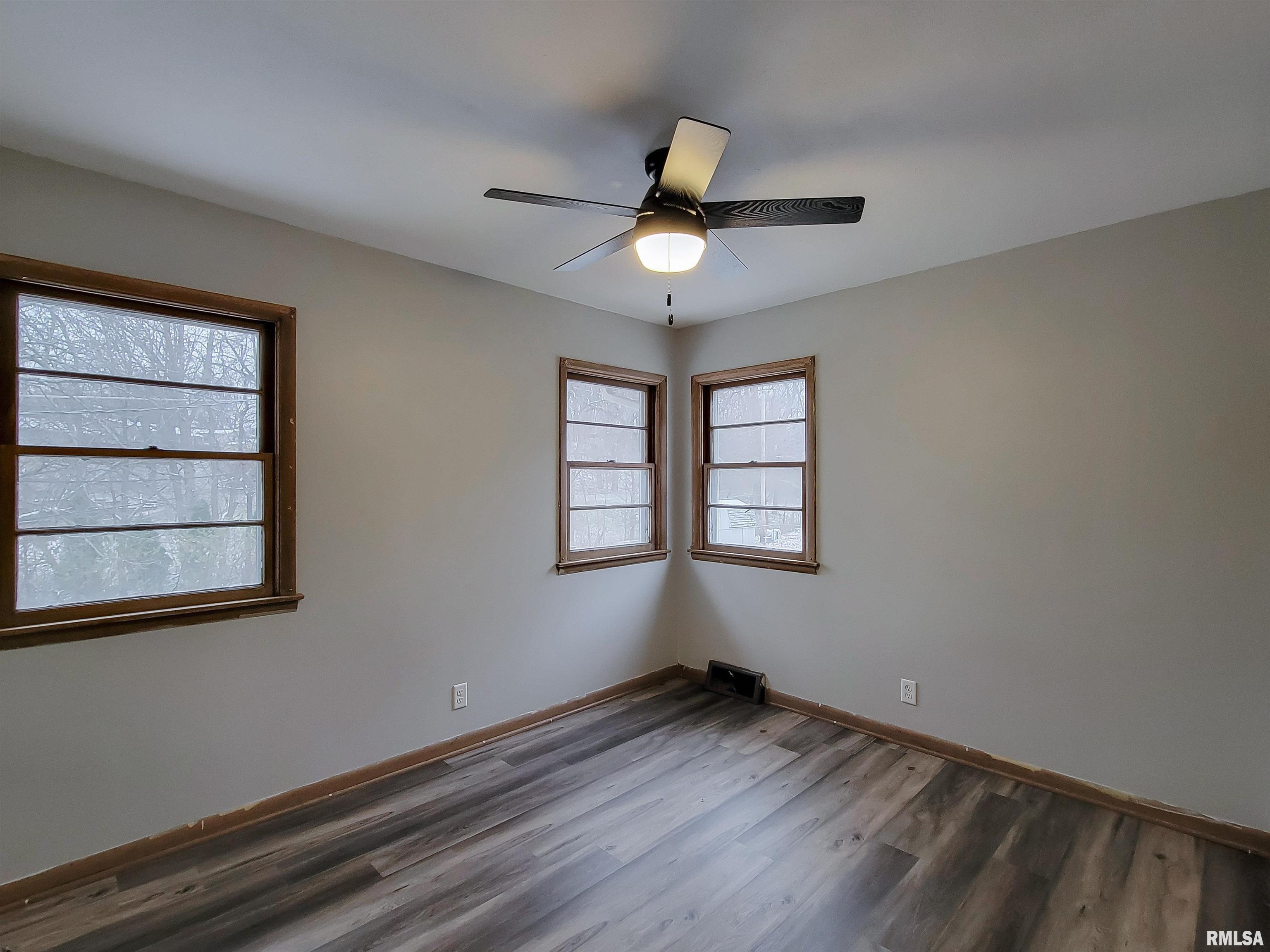 3022 Tower Road Clinton, IA 52732 - Photo 13 of 24 Gallery Image 13
