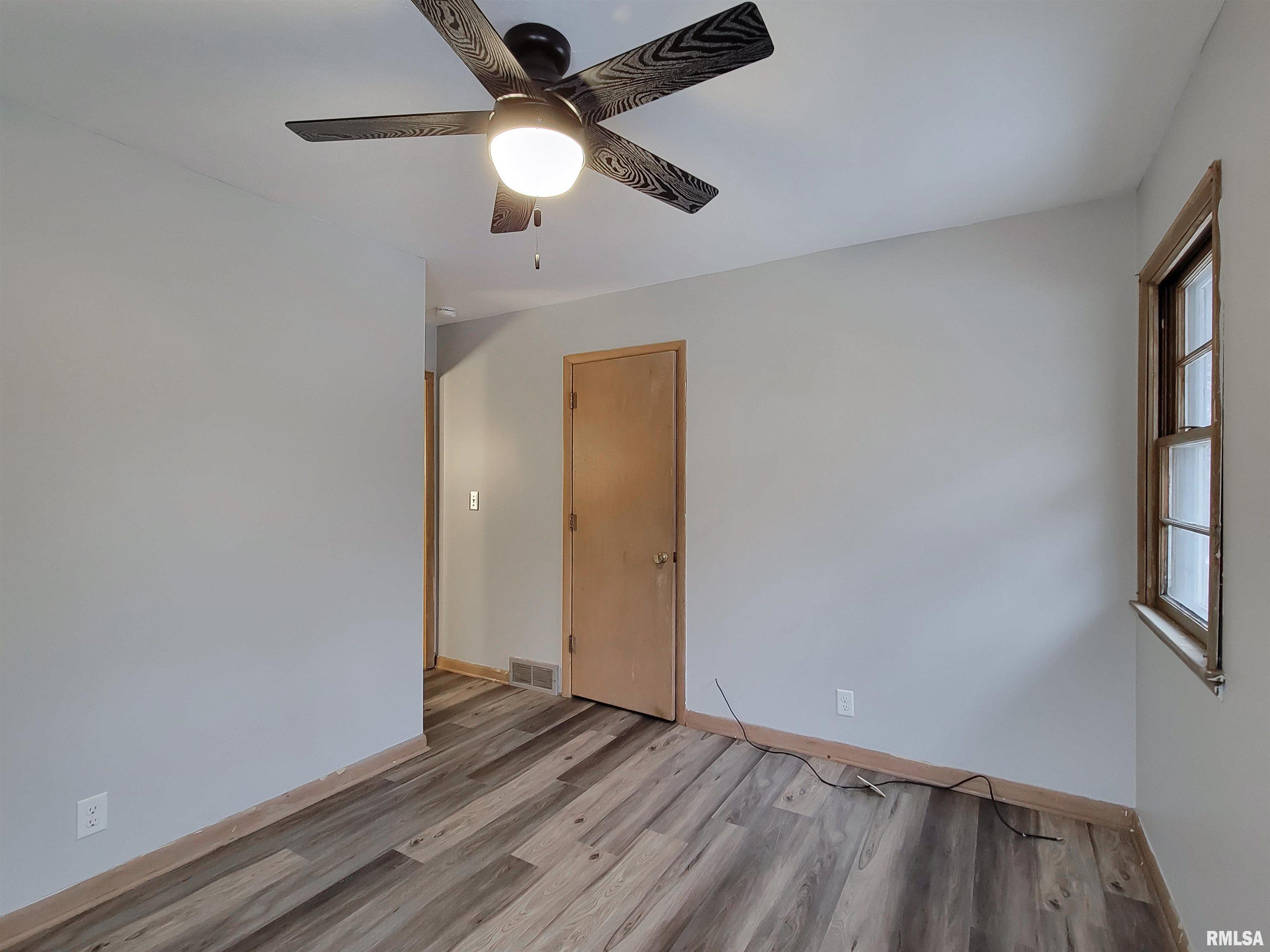 3022 Tower Road Clinton, IA 52732 - Photo 14 of 24 Gallery Image 14