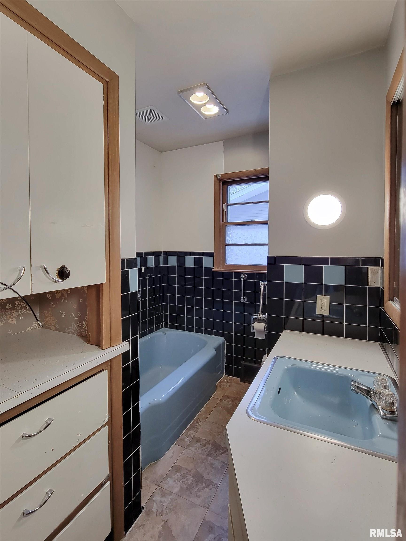 3022 Tower Road Clinton, IA 52732 - Photo 17 of 24 Gallery Image 17
